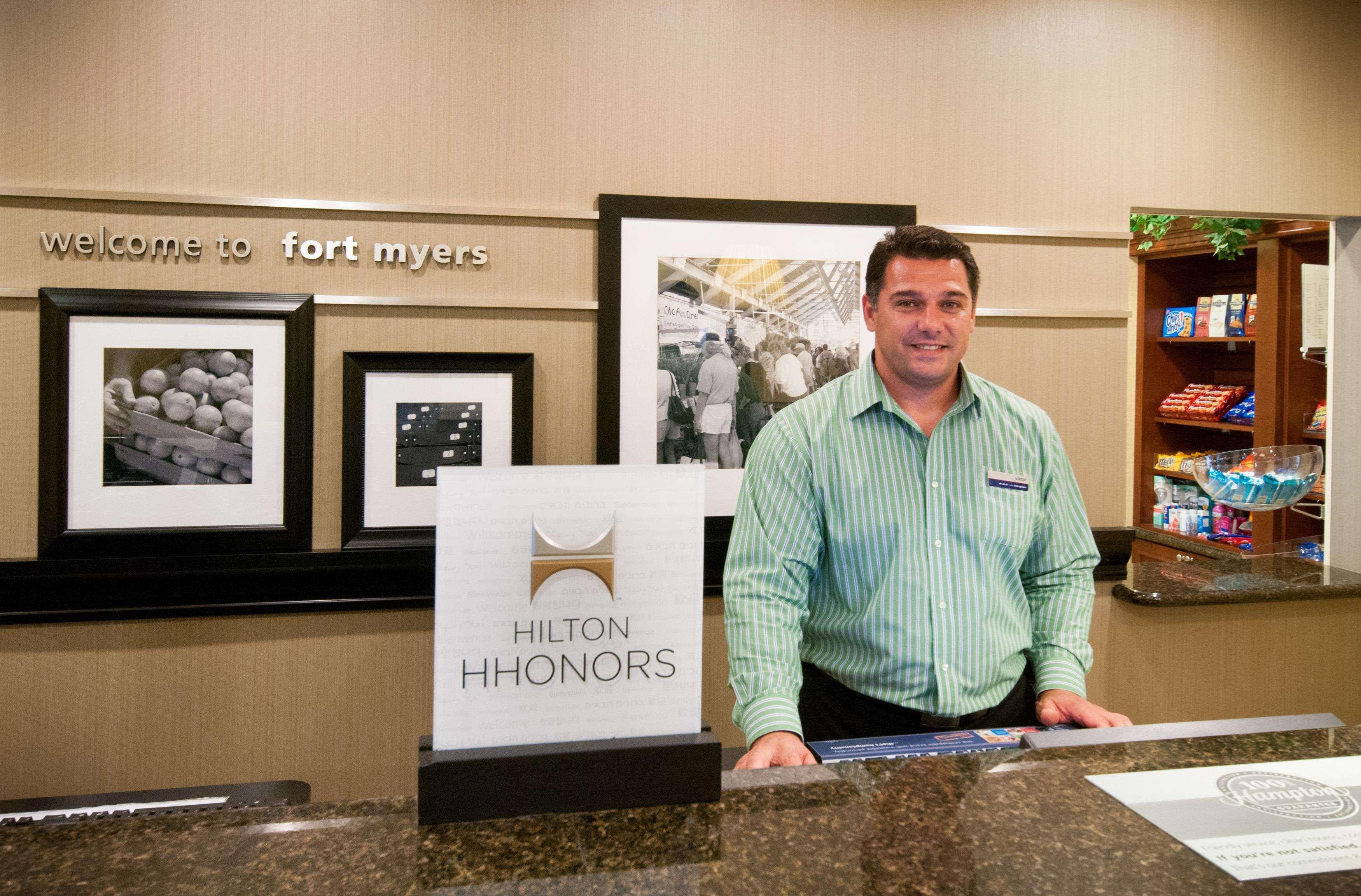Hampton Inn & Suites Fort Myers-Colonial Boulevard Exterior foto